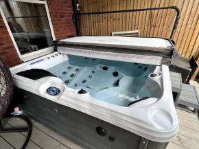 Thistle House - hot tub, parking